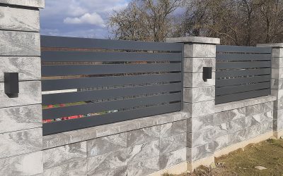 Frontowe ogrodzenia murowane – 4 powody ich popularności